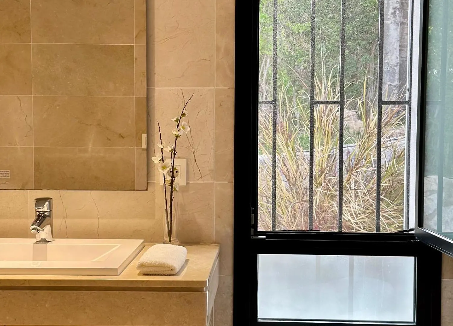 Moderna Villa En ماربيا 0*,  إسبانيا