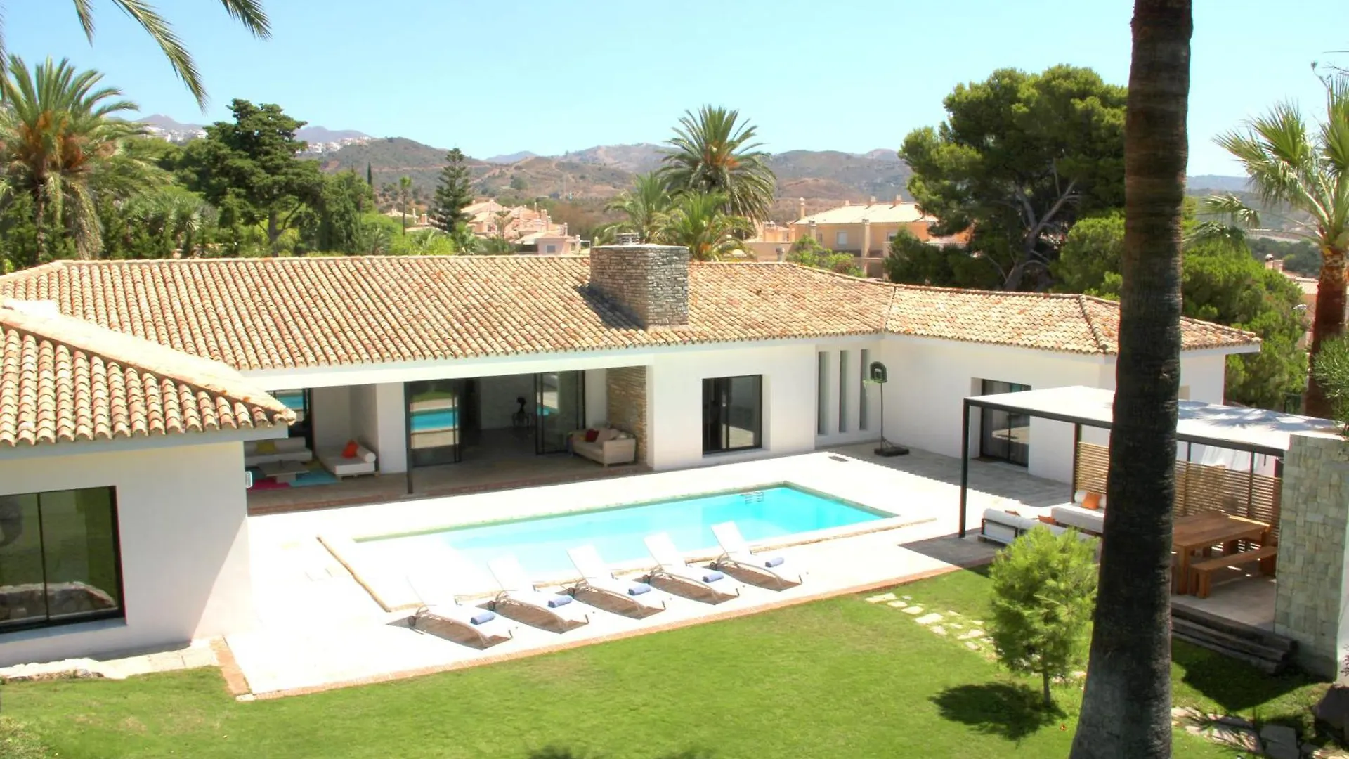 Moderna Villa En Marbella location