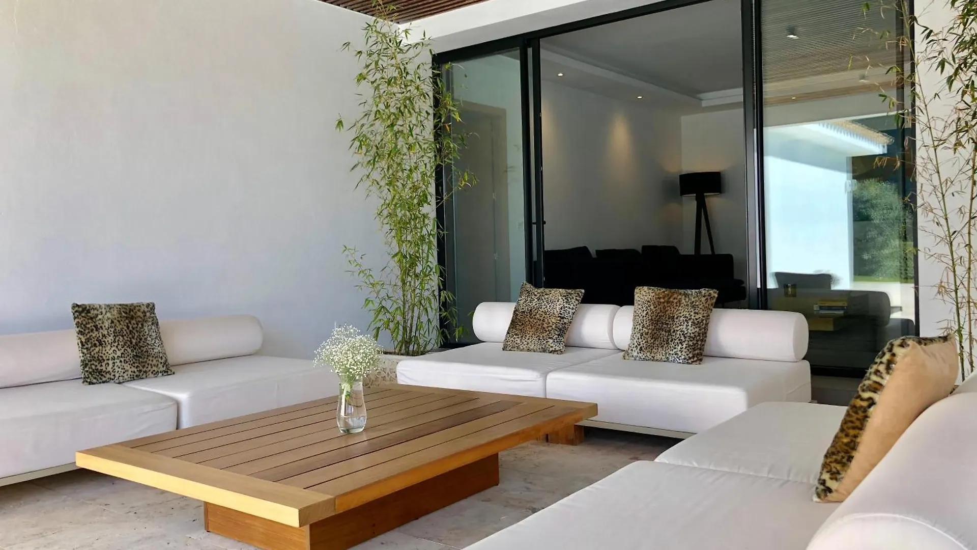 Moderna Villa En Marbella 0*,